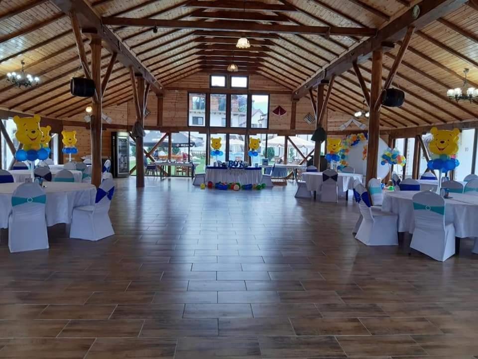 Domeniul Roa Hotel Avrig Exterior photo