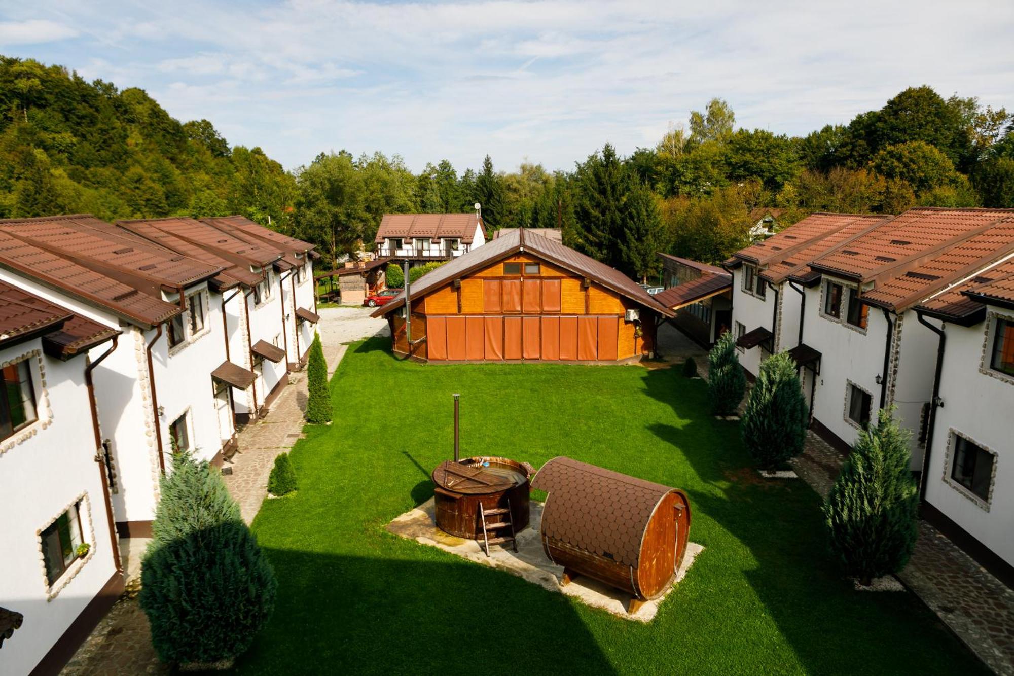 Domeniul Roa Hotel Avrig Exterior photo