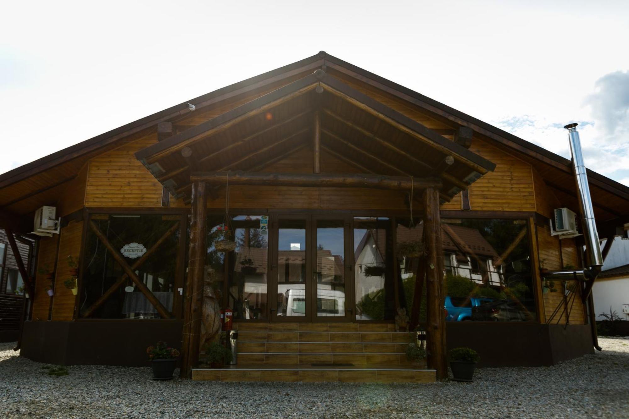 Domeniul Roa Hotel Avrig Exterior photo
